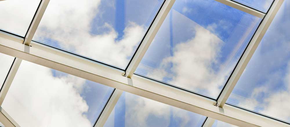Een glazen dak: voor een echt uniek gevoel in je woning